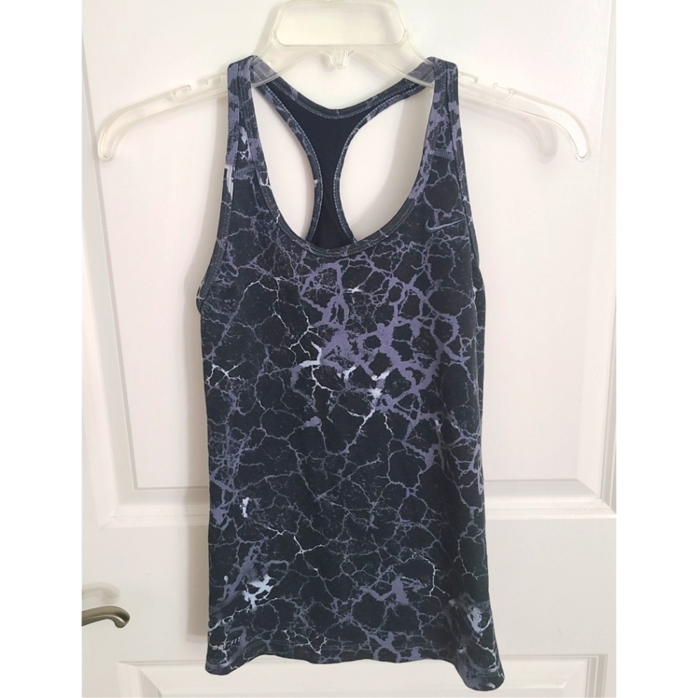 EUC XS Nike Tank Top with Built in Bra